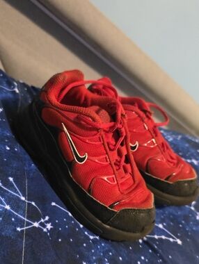 Nike AirMax Kids Red and Black Low-Top Sneakers